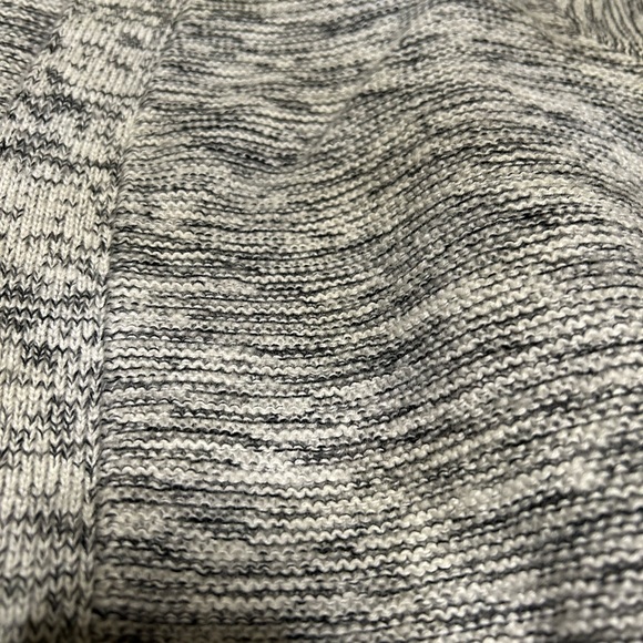 GAP sweater - Picture 3 of 4